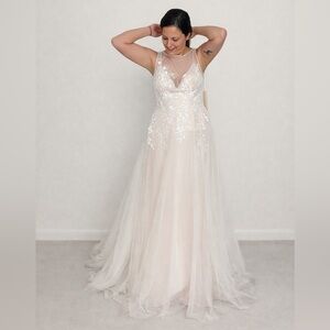 Davids Bridal Wedding Dress Bride Bridal Sheer Lace Tulle Embroidered